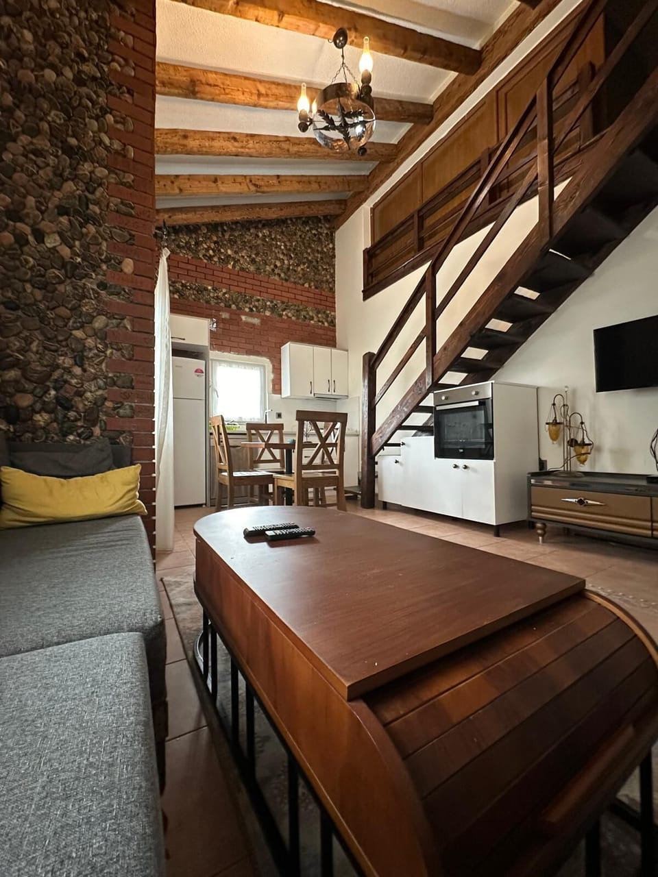 Standard Apartment, 3 Bedrooms | Desk, laptop workspace, free WiFi, bed sheets