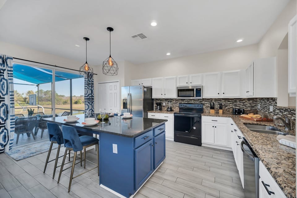 Kitchen - Breakfast Lounge