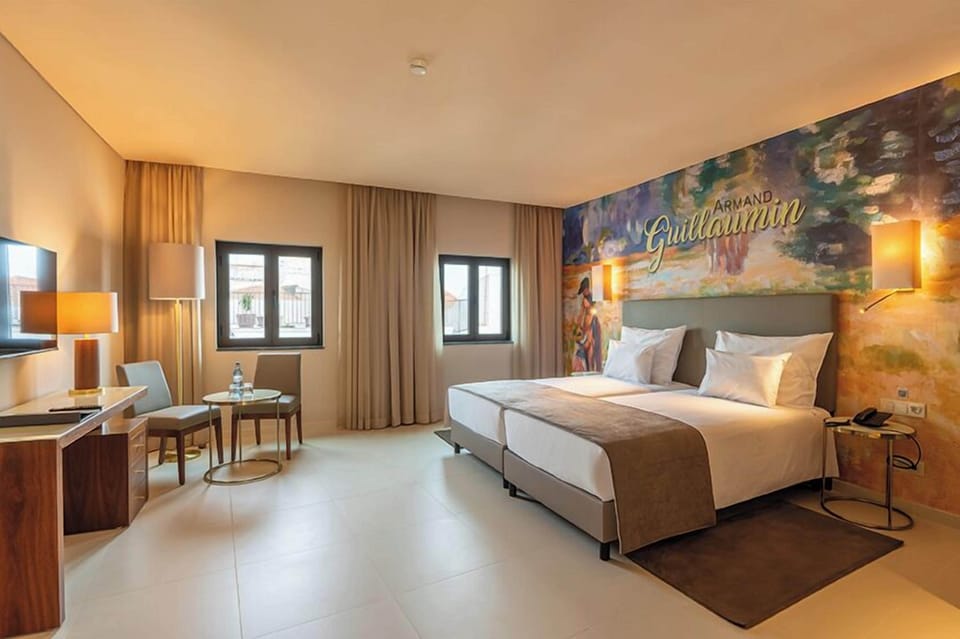 Minibar, in-room safe, laptop workspace, free WiFi