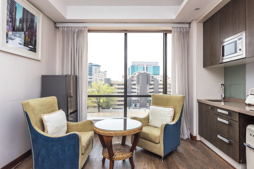Luxury Studio Suite | In-room dining