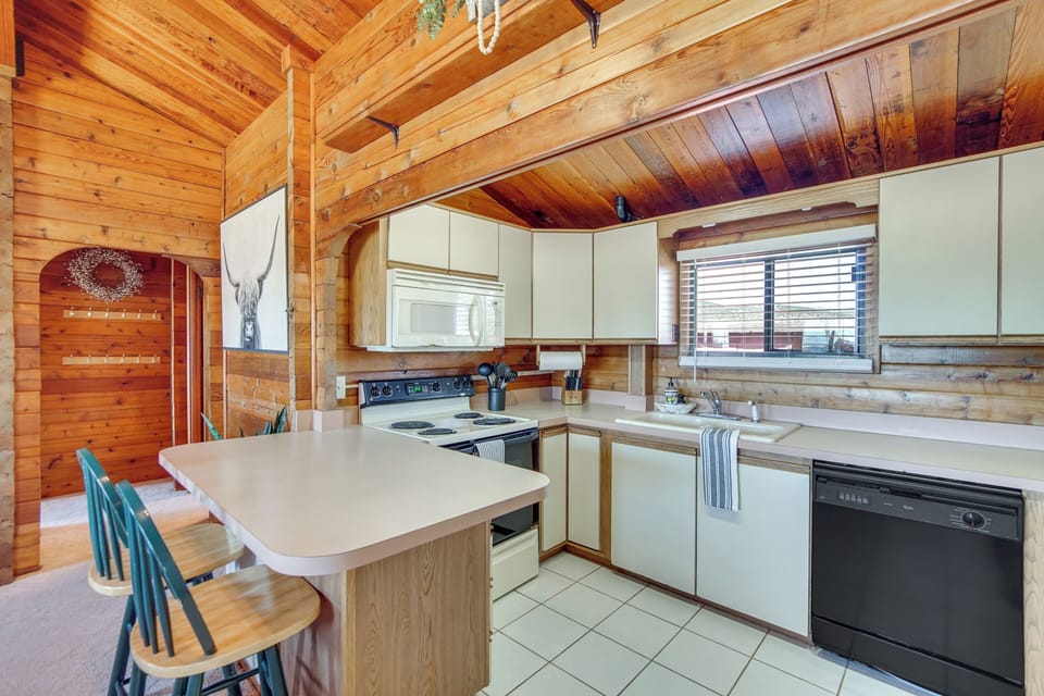 House (2 Bedrooms) | Interior