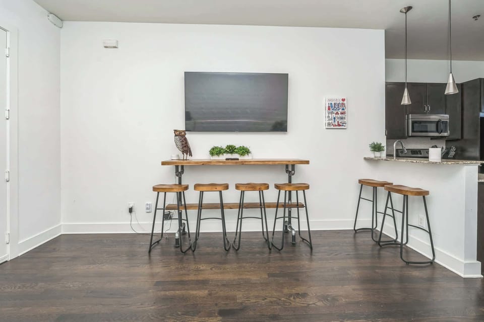 Additional stool seating