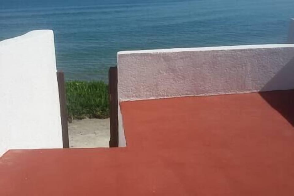 access to the sea front and beach