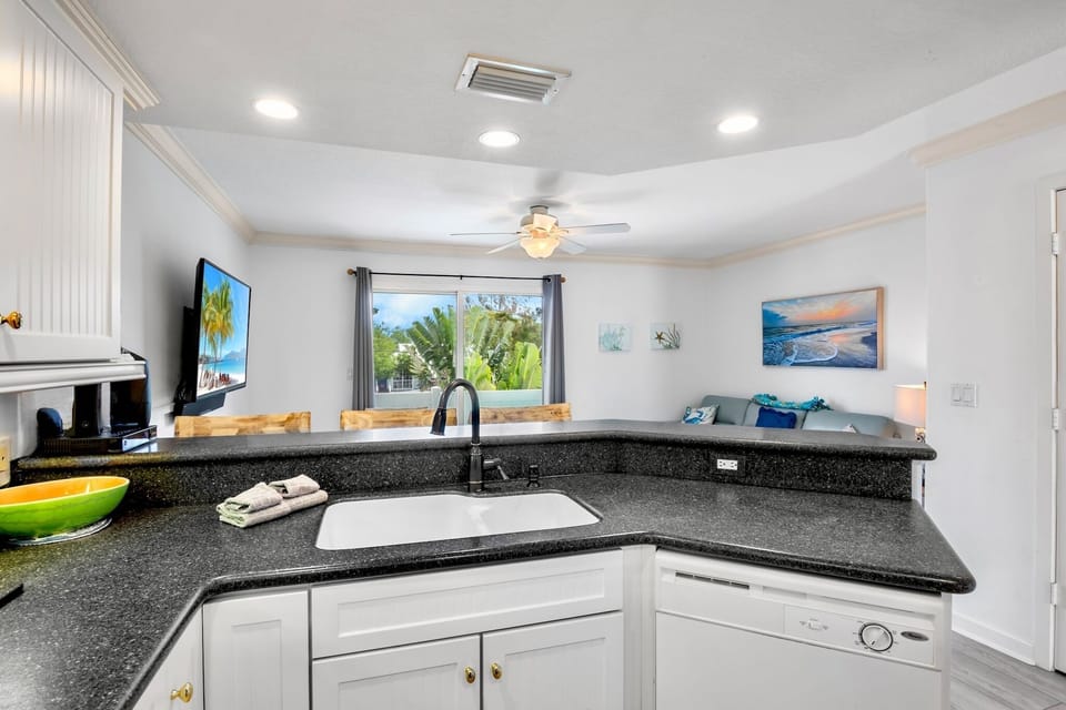 Kitchen with access to the living area