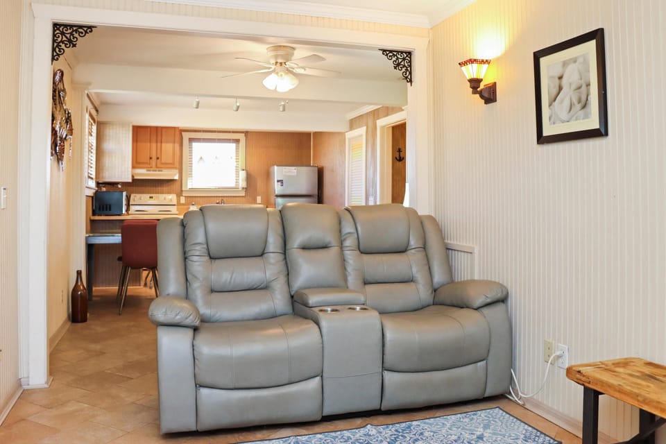 House, Multiple Beds (Sea Hook) | Living area