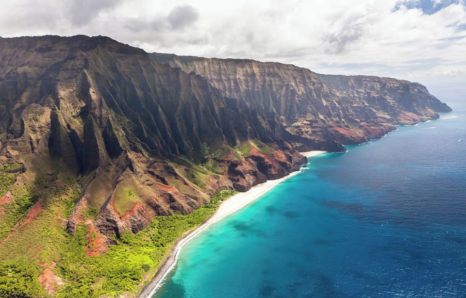 Activities and Sightseeing nearby Napali Coast