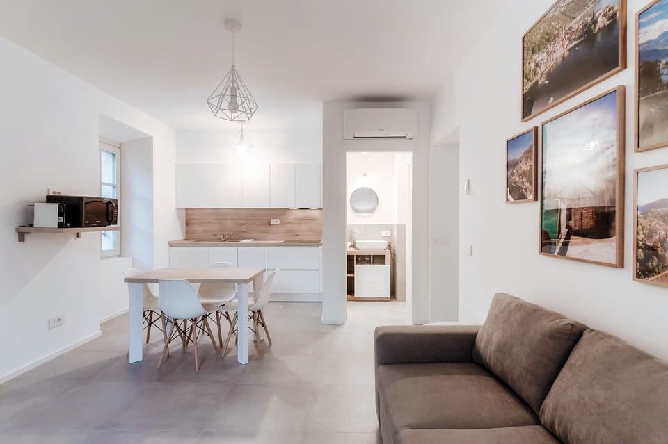 Apartment | Living room | 30-inch TV with digital channels