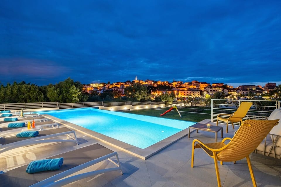  Villa Consido, a 3-Bedroom Retreat with sea views