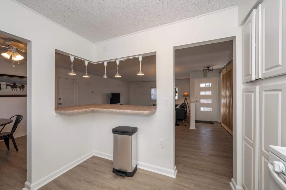 Apartment, Multiple Beds, Kitchen (Grand Elm Suite 2) | Interior