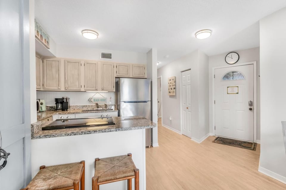 Condo, Multiple Beds (The Village 15D) | Private kitchen | Oven