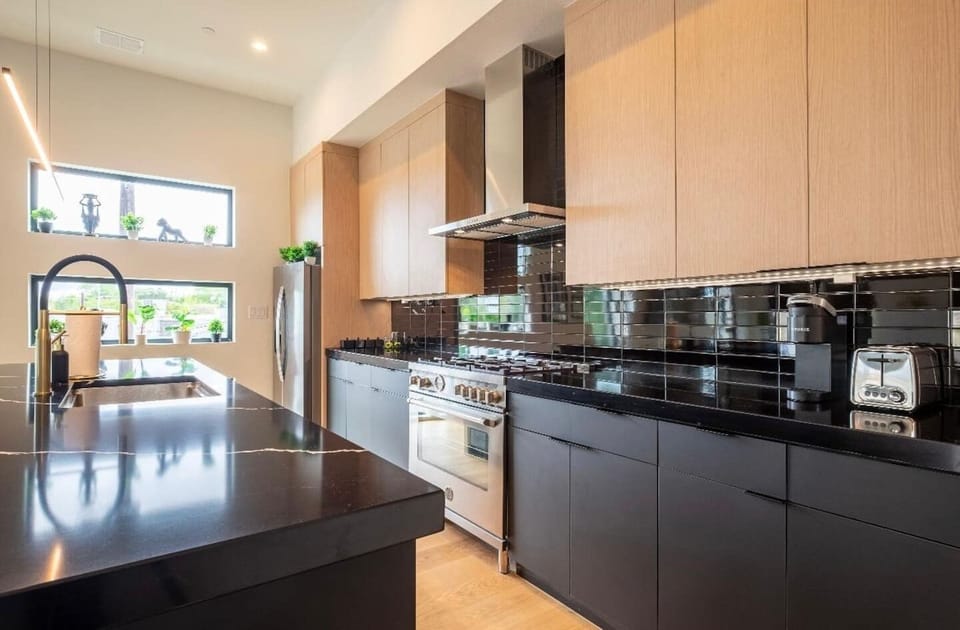 Gourmet kitchen with everything you need to make the freshest tastiest meals.