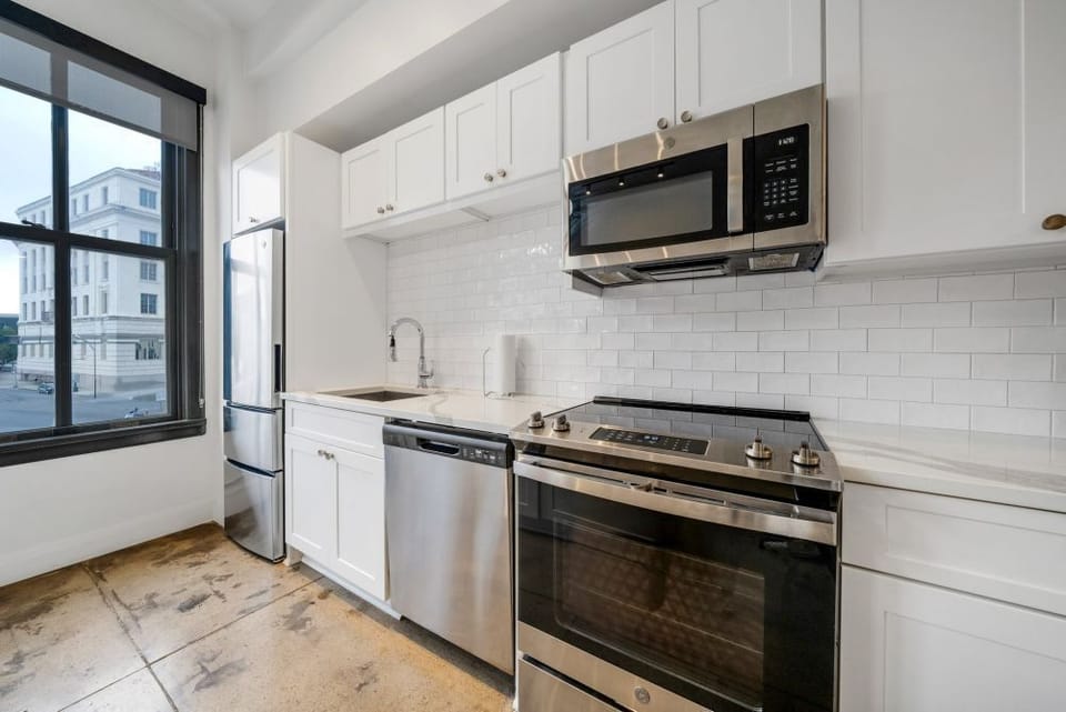 Fuel your city explorations from this practical, bright kitchen.