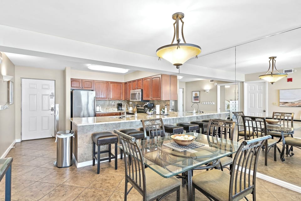 Spacious dining area with plenty of seating and breathtaking Gulf views.