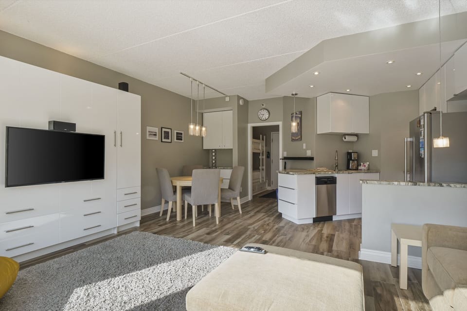 Indoors, Home Decor, Furniture, Living Room, Screen