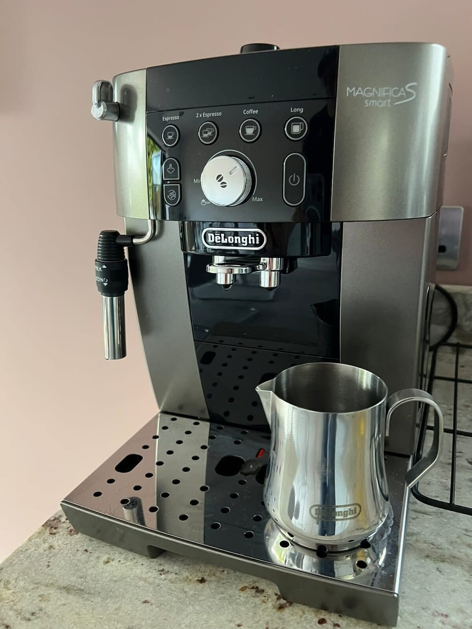 "Bean to Cup" DeLonghi Coffee machine