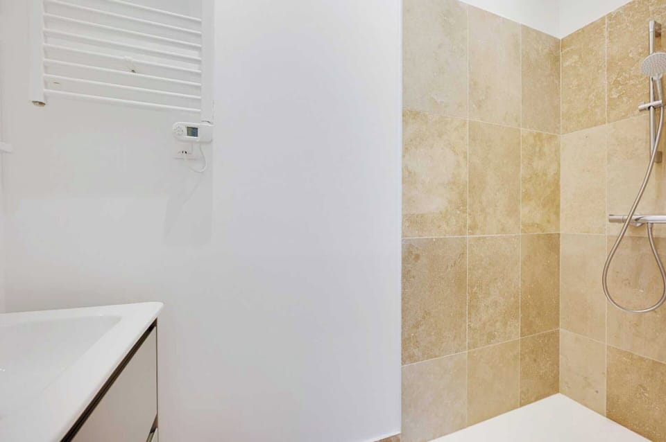 Modern House With AC -3br-6p- Asnieres-sur-seine Apartment in Île-de-France