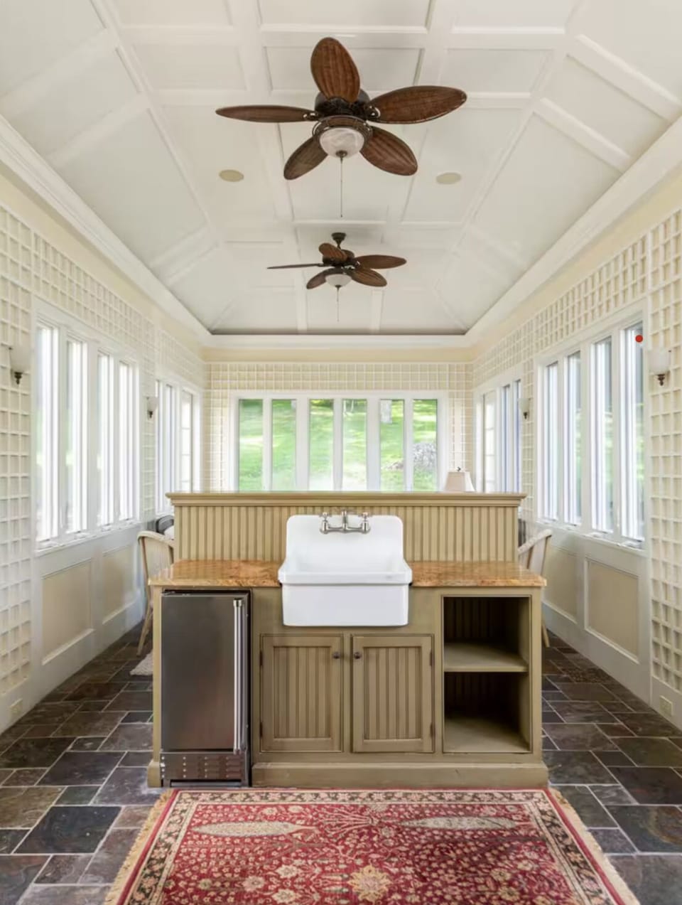 Wet bar in the covered veranda