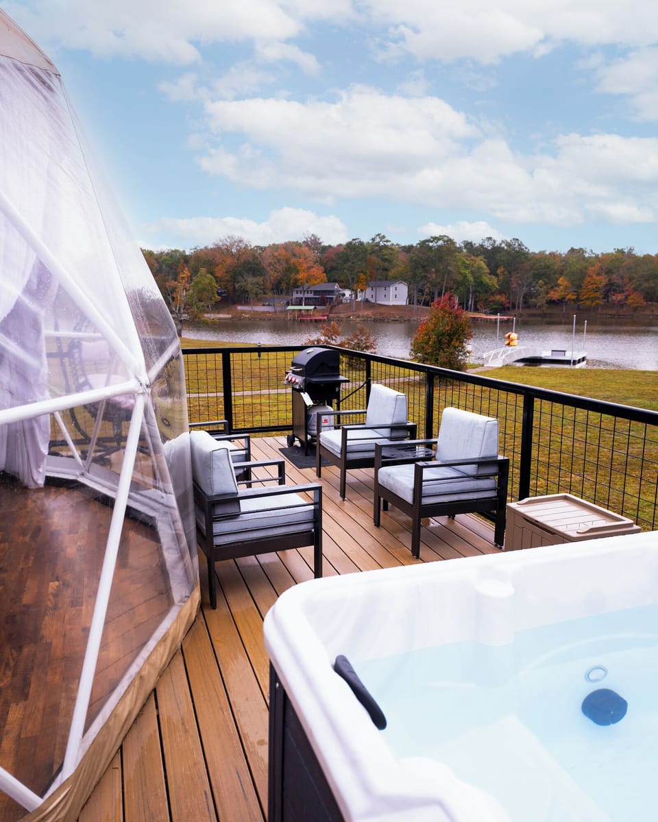 Hot Tub & Deck