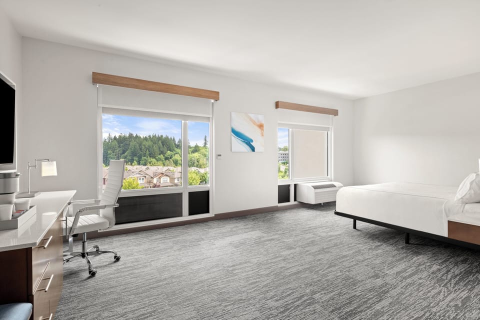 Room, 1 King Bed, Roll-in Shower (Communications, Mobility Accessible) | Premium bedding, desk, laptop workspace, soundproofing