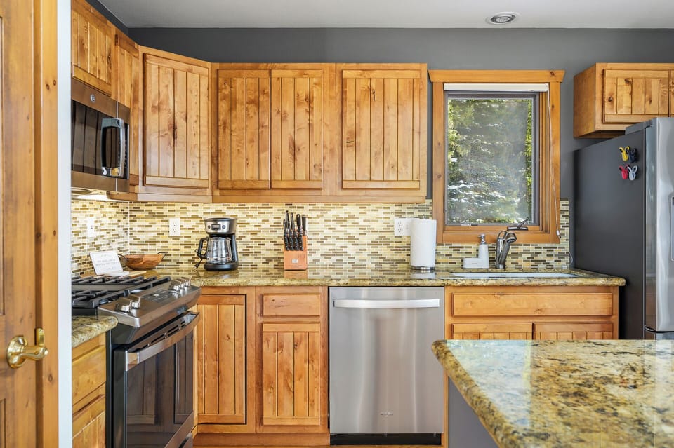 Tons of counter space in the kitchen