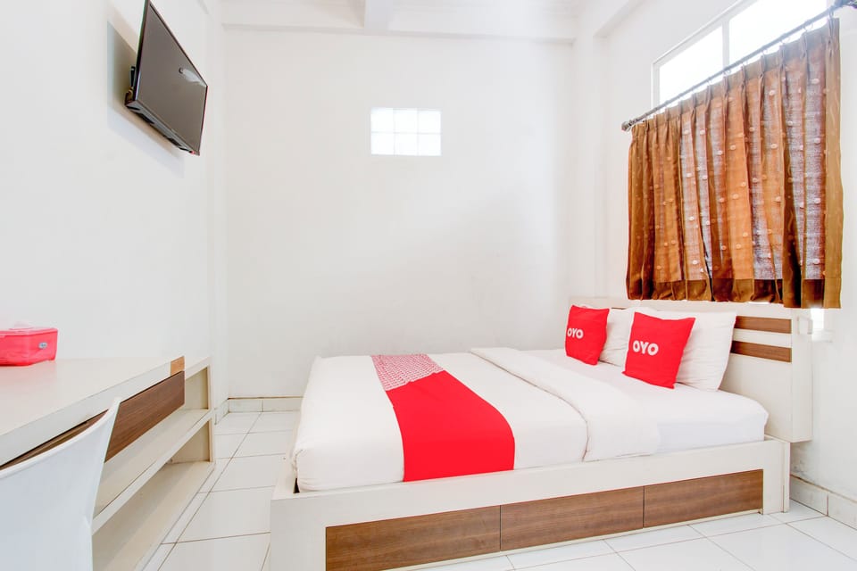 Deluxe Double Room | Desk, free WiFi, bed sheets