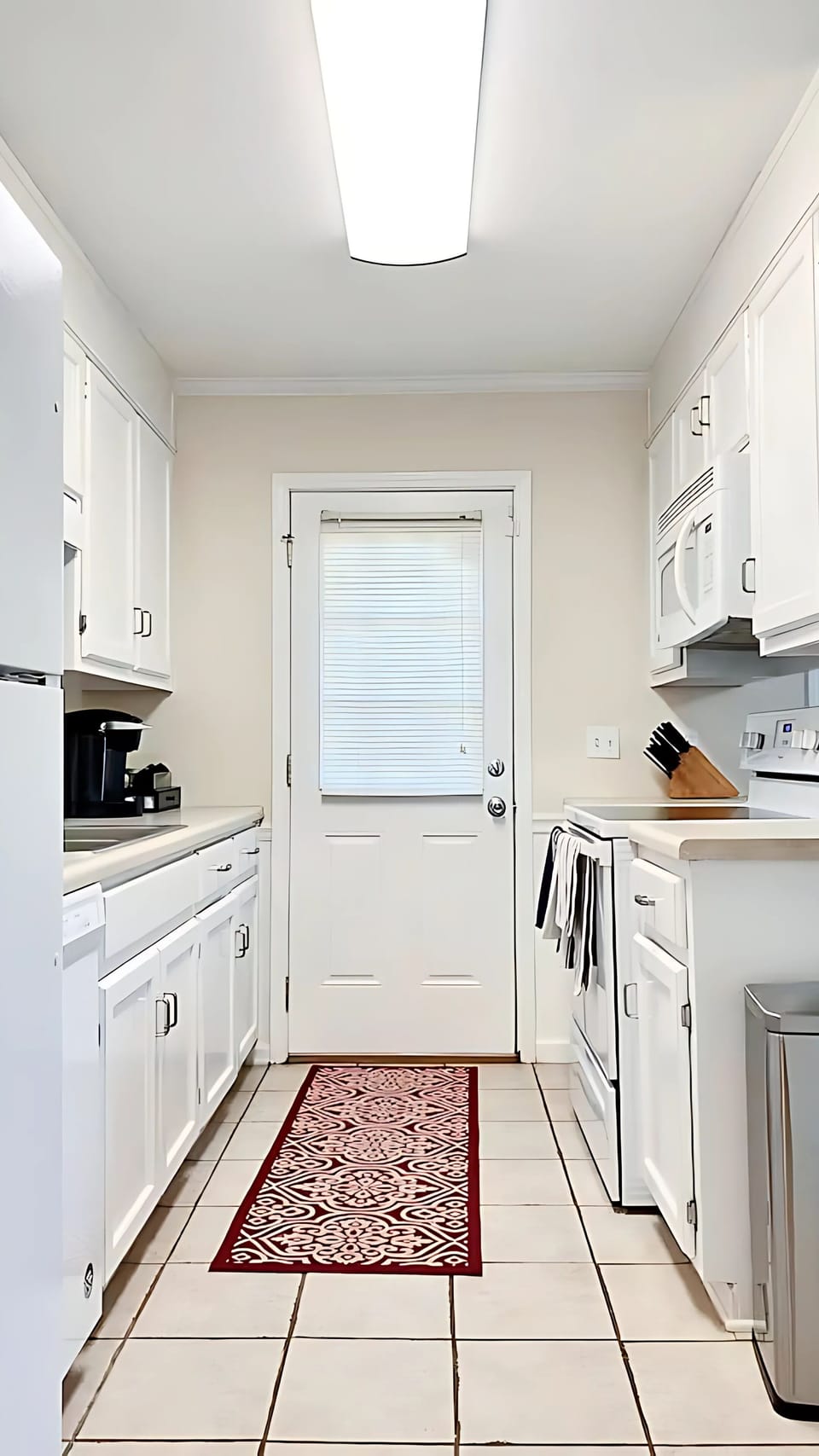 Kitchen, Fully-Equipped - Cookware, Pots, Pans, Utensils, Silverware & Tableware
