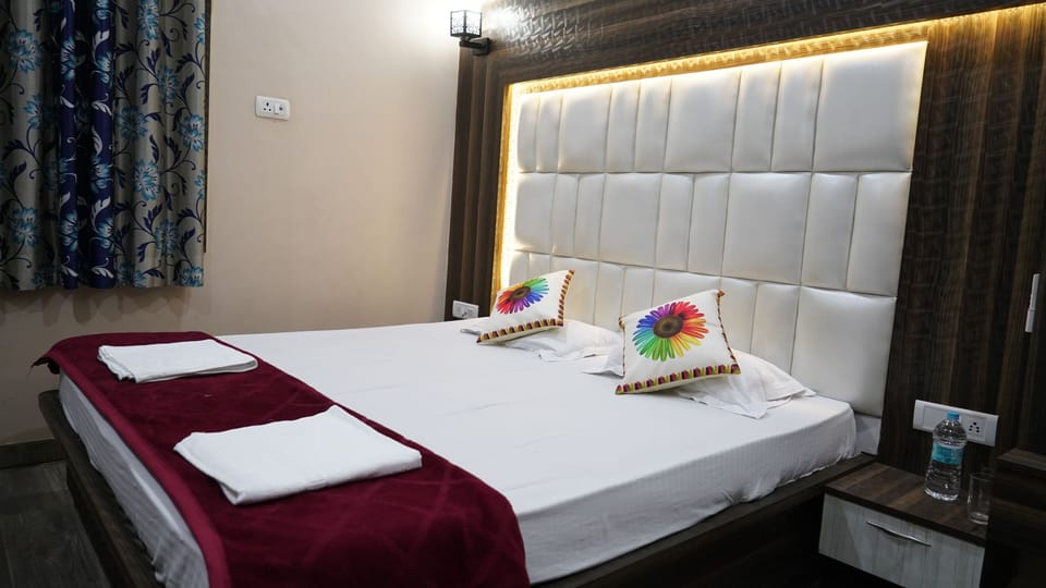 Superior Double Room | Desk, laptop workspace, free WiFi