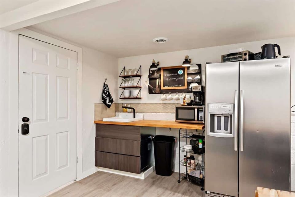#StayinMyDistrict #FurnishedMonthly #BookDirect
