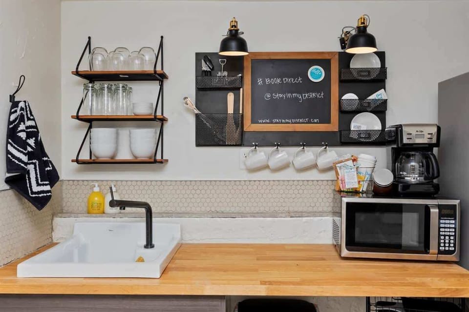 #StayinMyDistrict #FurnishedMonthly #BookDirect