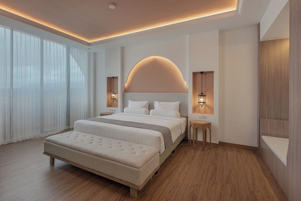 Minibar, desk, soundproofing, free WiFi