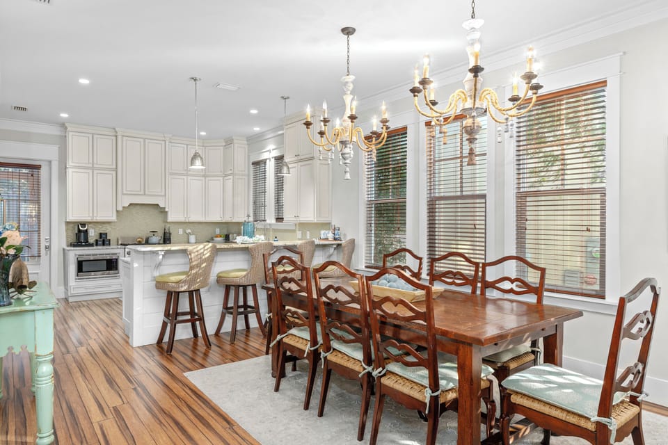 Gorgeous dining table and a fully equipped kitchen.
