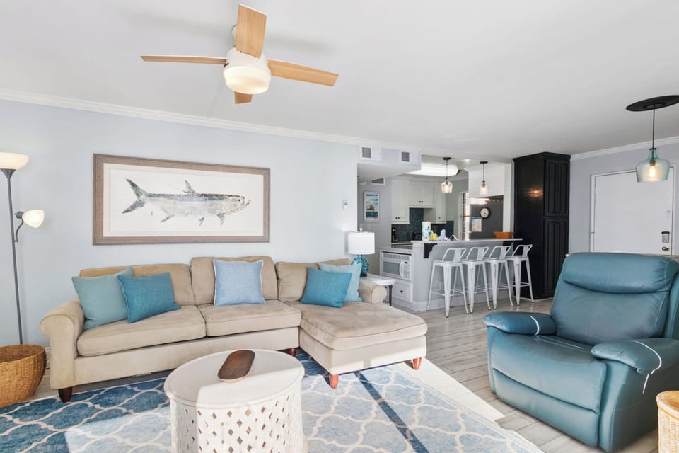 Signature Condo, 2 Bedrooms, Kitchen, Beach View | Living room | 50-inch Smart TV with digital channels
