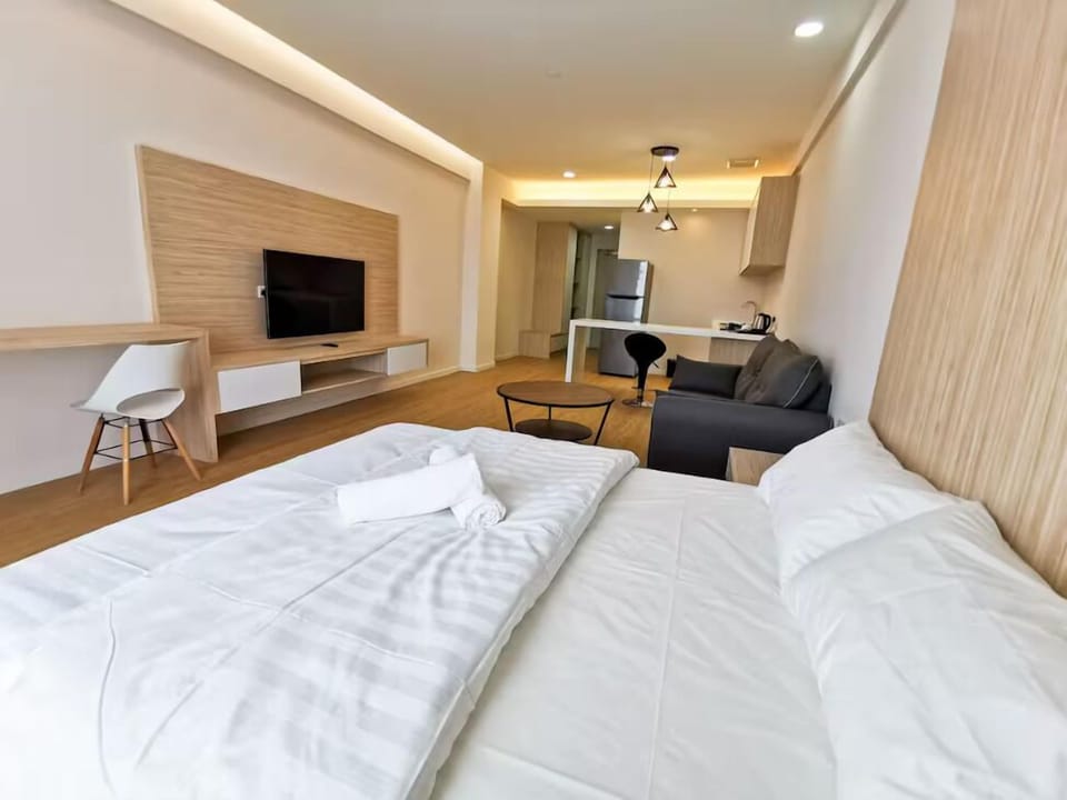 Studio, City View | Iron/ironing board, free WiFi