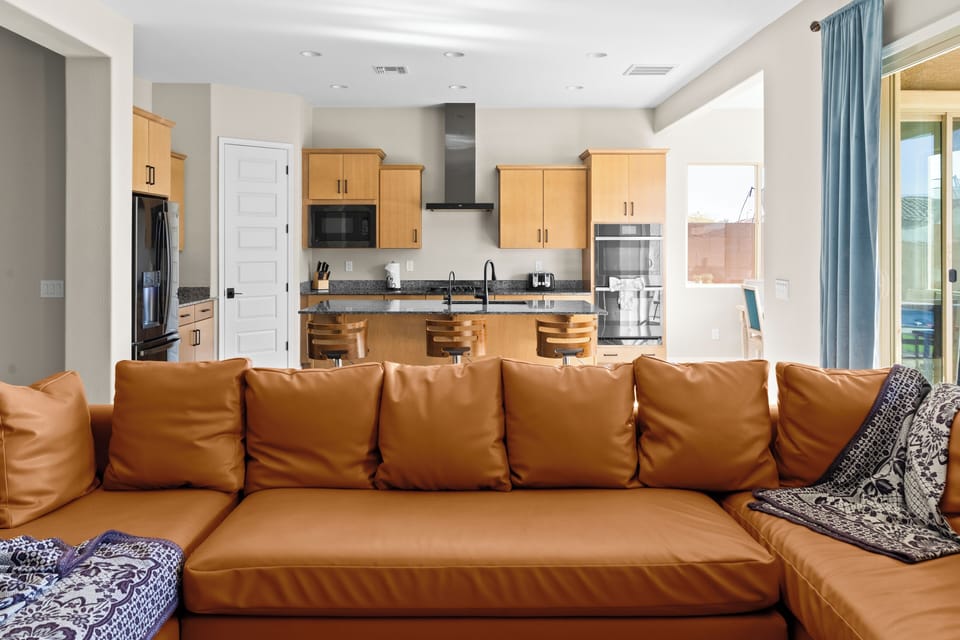 Living Room w/TV Streaming