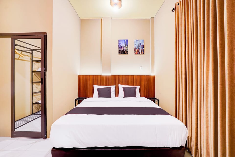 Standard Suite | Desk, free WiFi, bed sheets