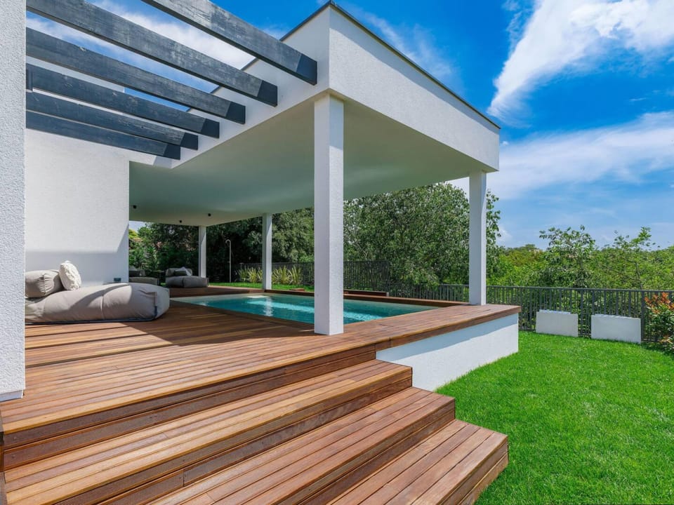 Seasonal outdoor pool