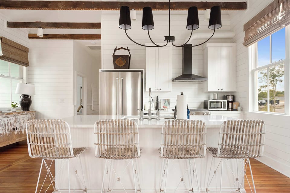 Fully equipped kitchen with everything you need to cook a meal plus additional seating for 4 on the island! 