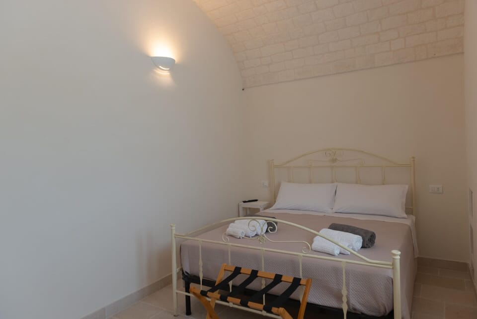 House | 2 bedrooms, individually furnished, iron/ironing board