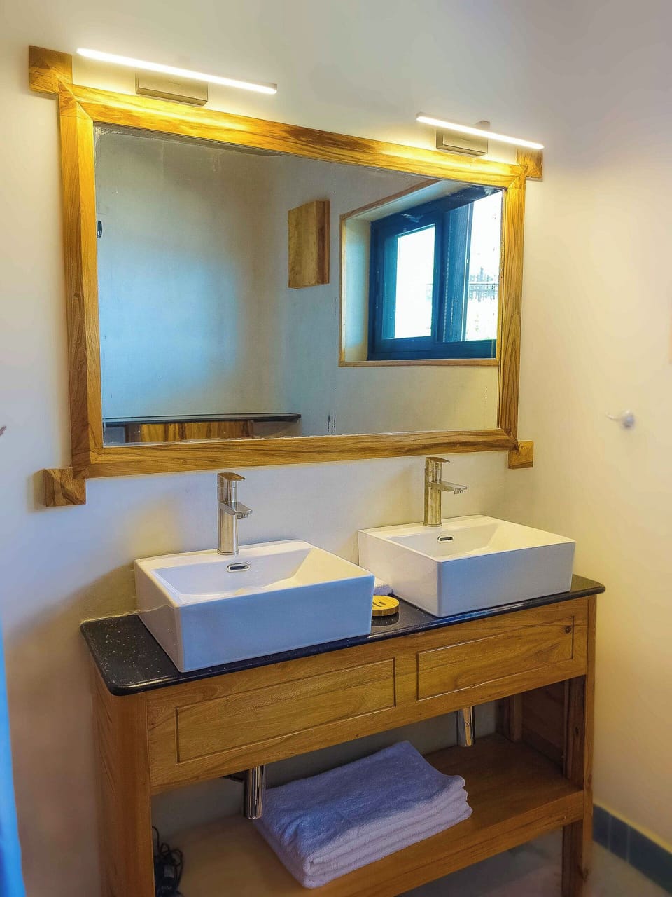 Comfort Double Room, 1 King Bed, Non Smoking, Pool View | Bathroom | Shower, bidet, towels, soap