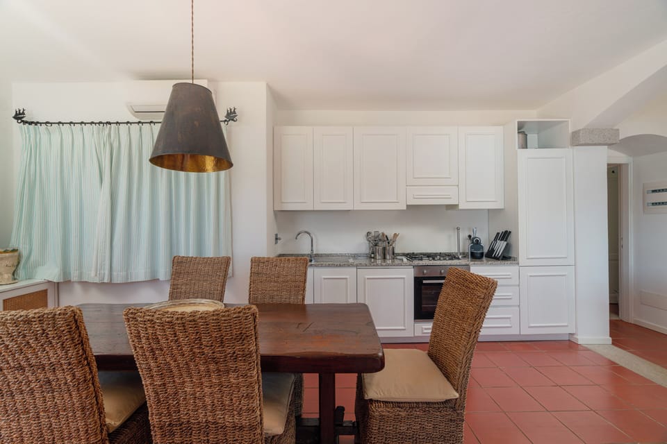 Apartment | Private kitchen | Full-size fridge, oven, stovetop, dishwasher