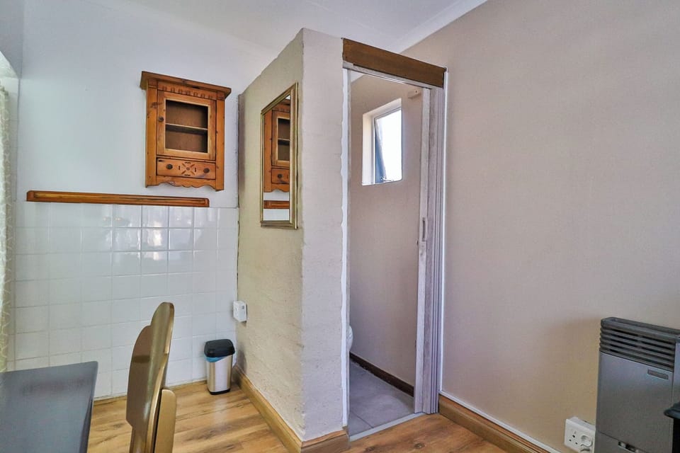 Standard Double Room, Pool View | Bathroom | Hair dryer, towels, soap, shampoo