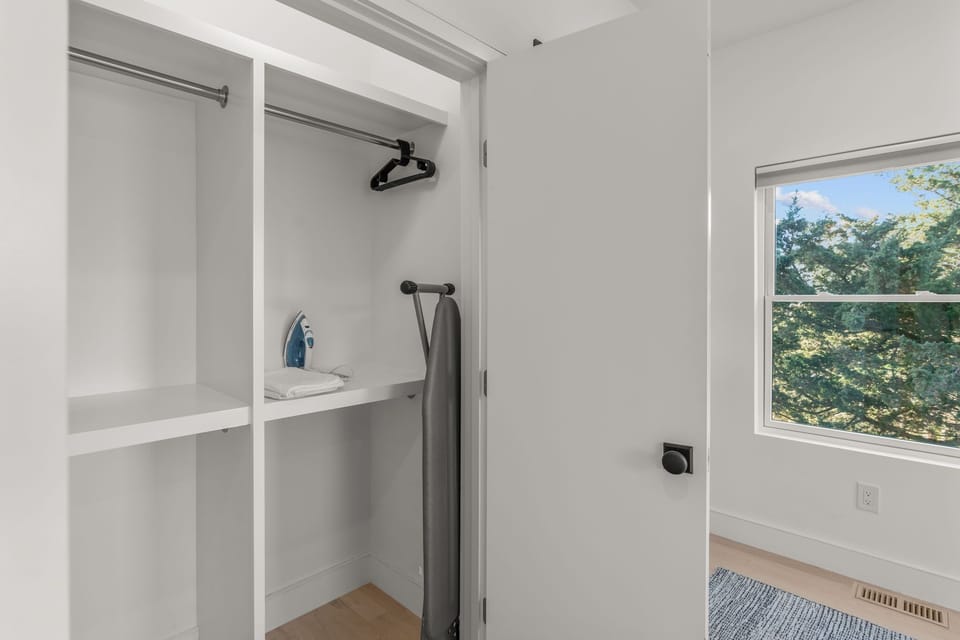 Closet master bedroom#