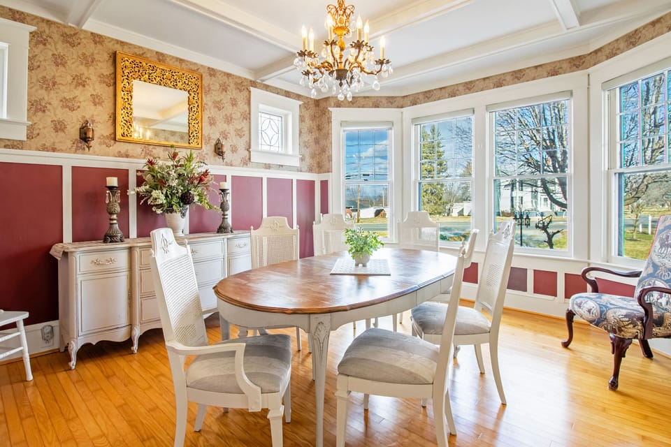 Dining Room Area