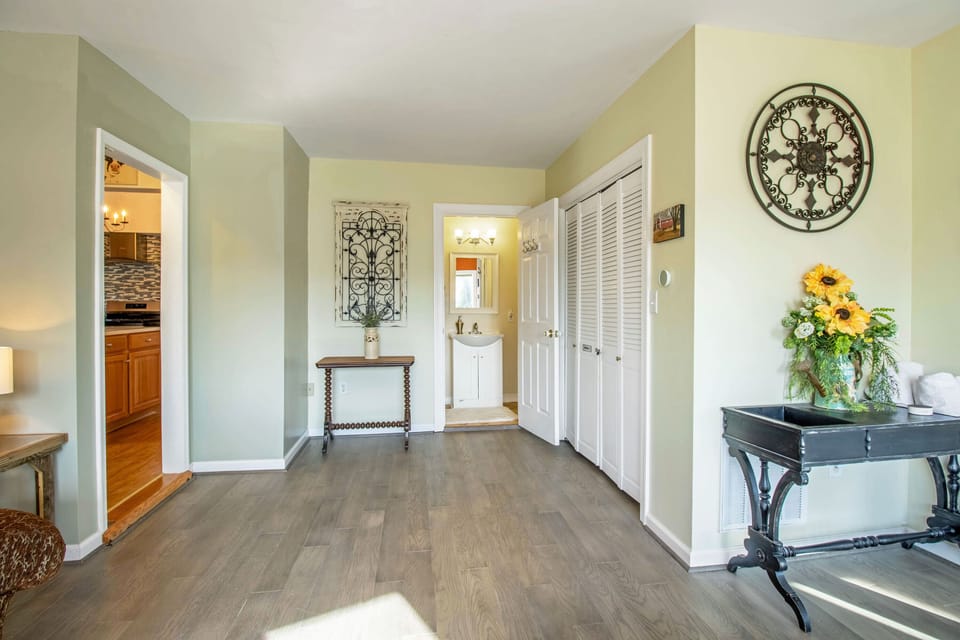 Full bathroom located on main level