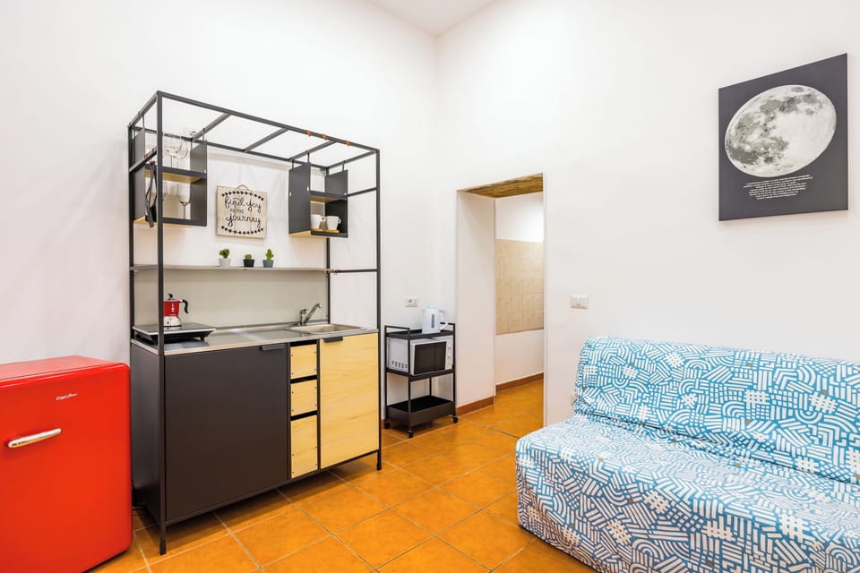 Apartment | Private kitchen | Electric kettle, toaster