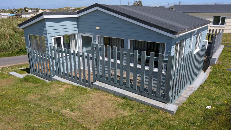 Exterior 3