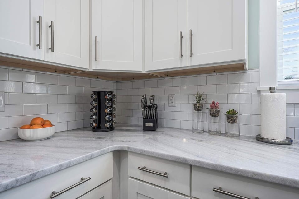 House, Multiple Beds, Patio, Garden View (Beach to Bay Tranquility ) | Private kitchen | Fridge, microwave, oven, stovetop