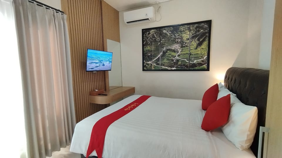 Superior Double Room | Laptop workspace, blackout drapes, soundproofing, iron/ironing board