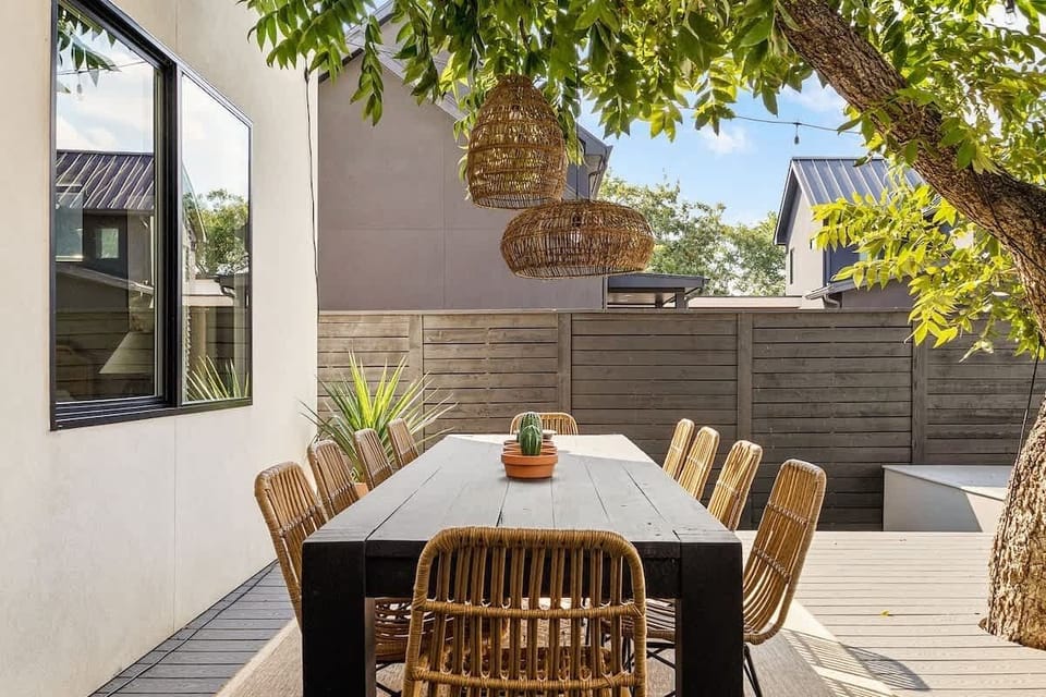 Outdoor dining