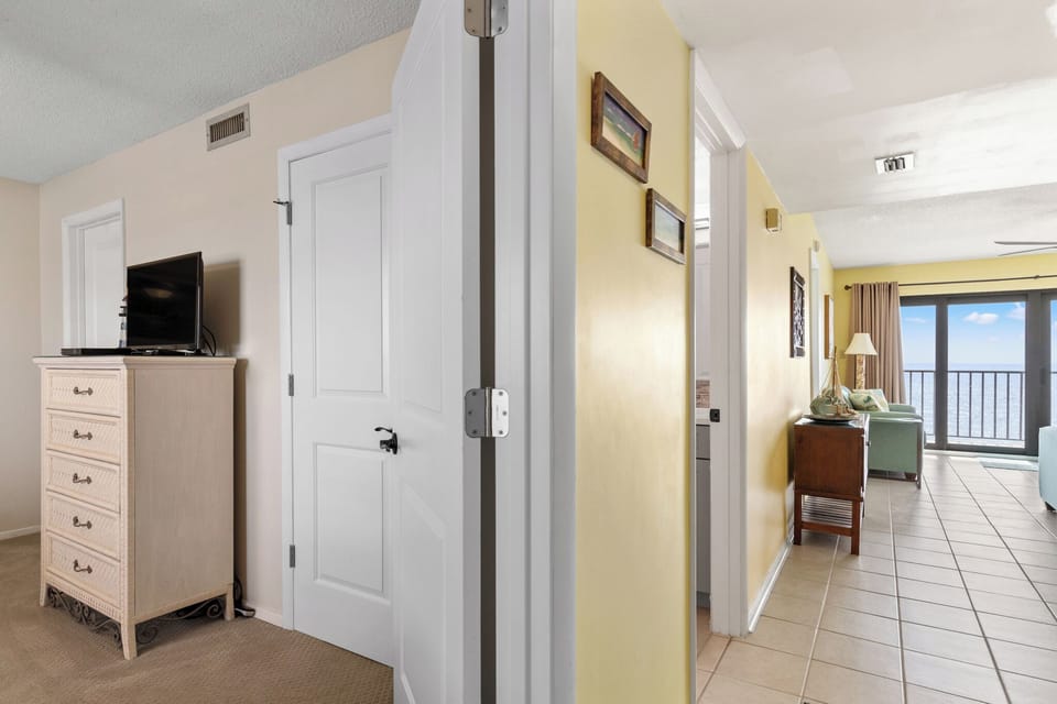 Open Floorplan with Common Area Full Bathroom